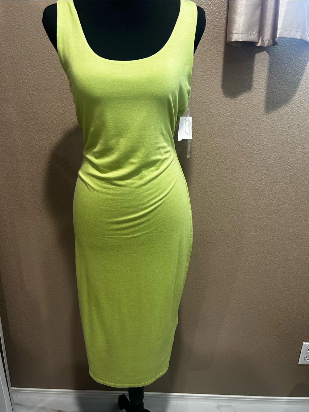 NWT Sleeveless Lime Bodycon Midi Dress small BARIII